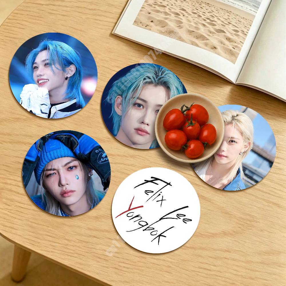 Desk Setup Kpop - F-Felix L-Lee Yong Bok Kpop Yuvarlak