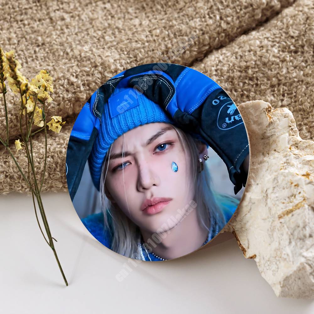 F-Felix L-Lee Yong Bok Kpop Yu - Desk Setup Kpop incelemesi ve fiyatı